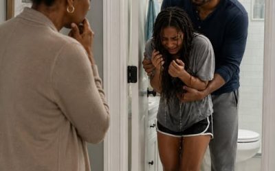 EVERY NIGHT MY SON SHOWERED AT 3 A.M., AND I KEPT TELLING MYSELF IT WAS JUST STRESS—UNTIL CURIOSITY MADE ME LOOK THROUGH THE BATHROOM DOOR AND I SAW SOMETHING SO HORRIFYING, SO FAMILIAR, AND SO WICKED THAT I LEFT HIS HOME FOR A RETIREMENT COMMUNITY BEFORE SUNRISE… BUT I COULDN’T LEAVE HER THERE…