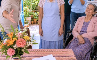 Cinco años le limpié la sonda a mi suegra postrada, y el día que mi marido me aventó los papeles del divorcio en el plato de avena, yo sonreí.